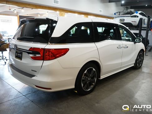 Used 2023 Honda Odyssey Touring image 4