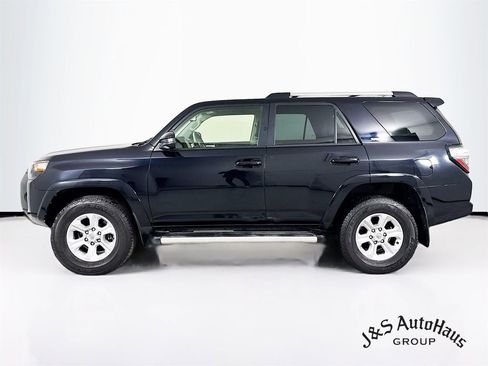 Used 2023 Toyota 4Runner SR5 AWD/4WD image 4