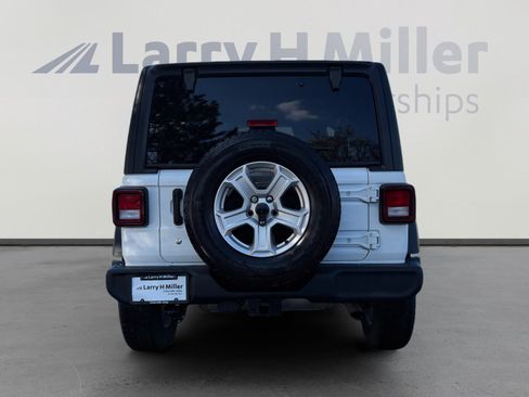 Used 2019 Jeep Wrangler Sport AWD/4WD image 4