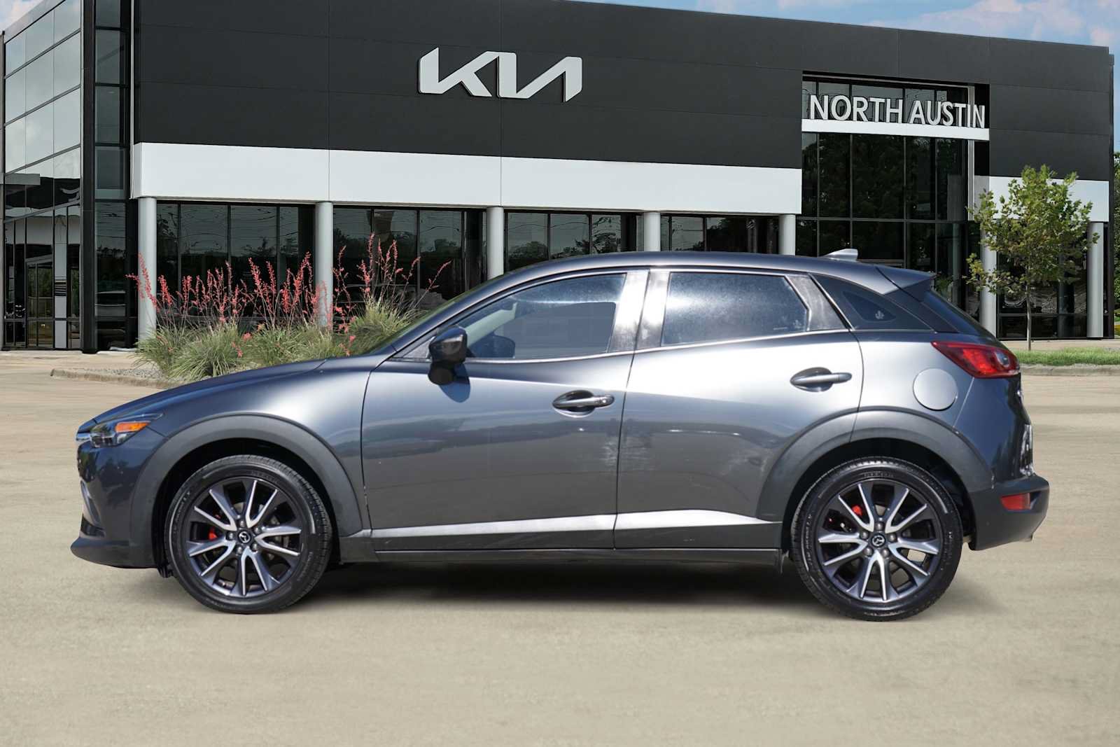 Used 2018 MAZDA CX-3 Touring FWD image 3
