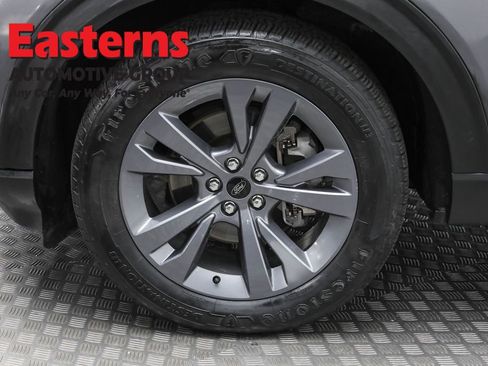 Used 2022 Ford Explorer XLT w/ Equipment Group 202A image 32