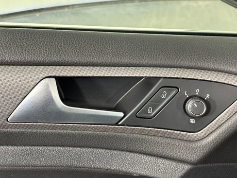 Used 2019 Volkswagen Golf Alltrack SE image 12