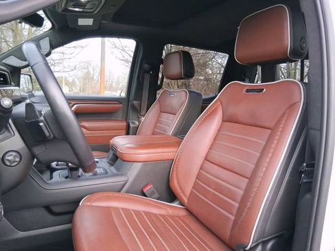 Used 2023 GMC Sierra 1500 Denali Ultimate image 12