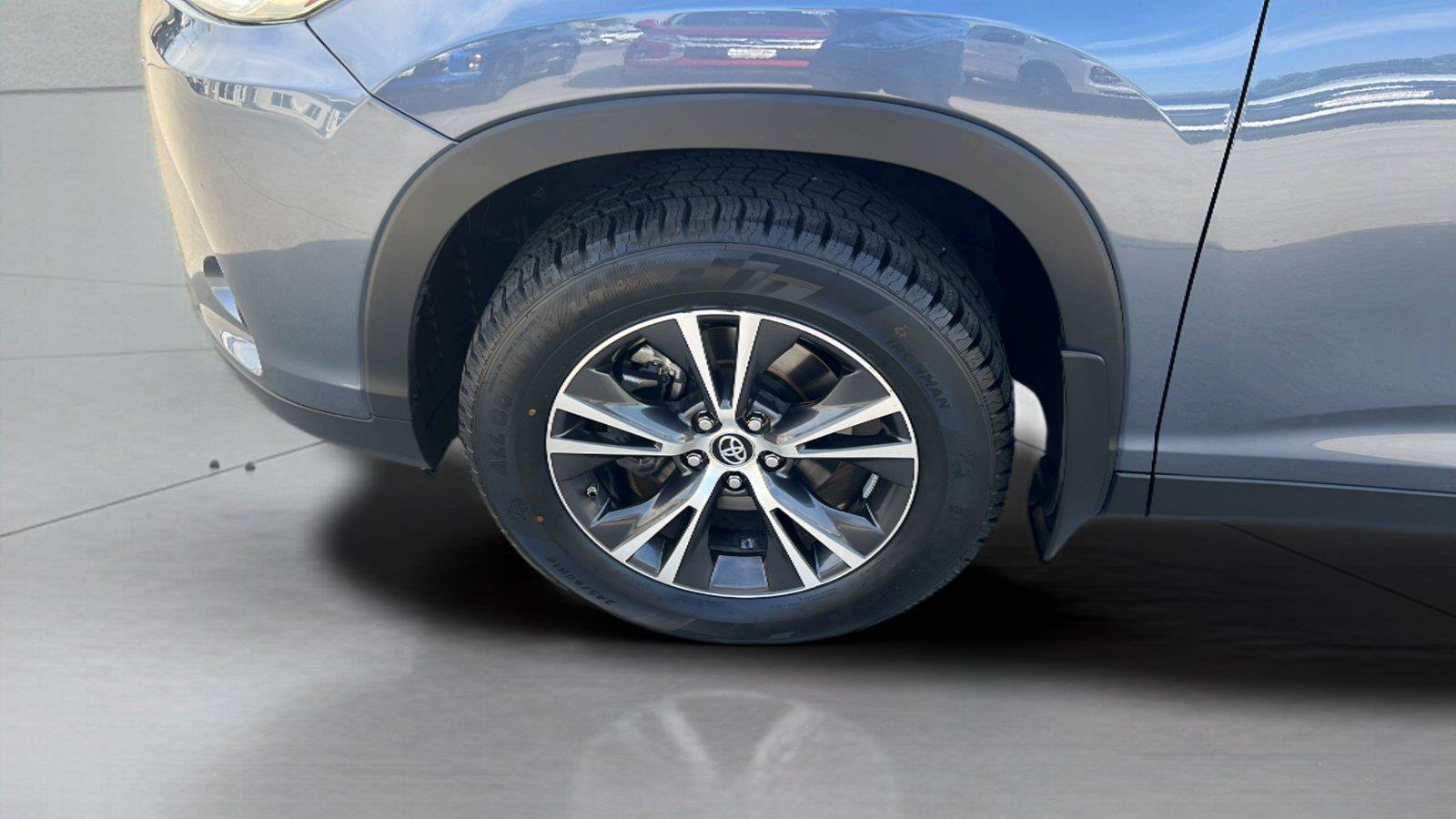 Used 2019 Toyota Highlander Plus AWD/4WD image 23