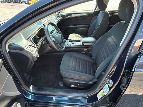 Used 2020 Ford Fusion SE FWD image 24
