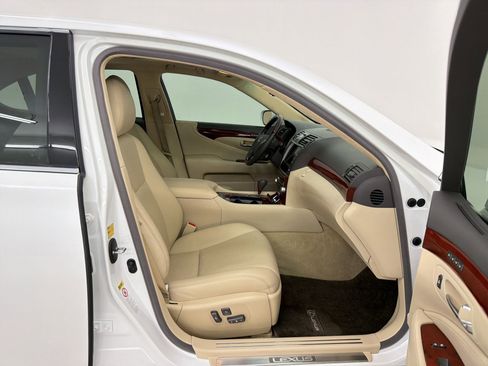 Used 2012 Lexus LS 460 L w/ Rear Seat Upgrade Pkg RWD image 29