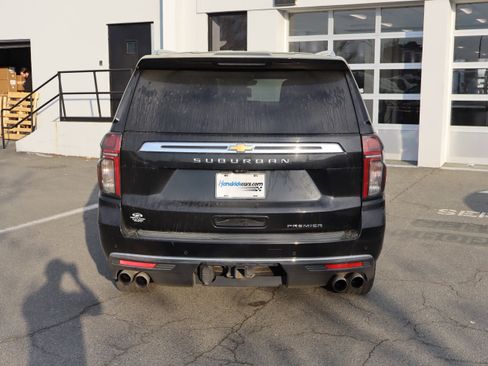Used 2021 Chevrolet Suburban Premier w/ Premium Package image 9