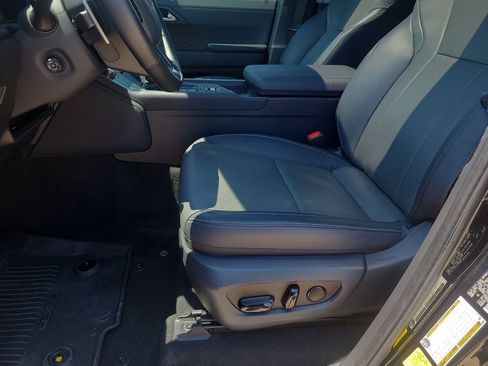 Used 2024 Lexus GX 550 AWD/4WD image 17