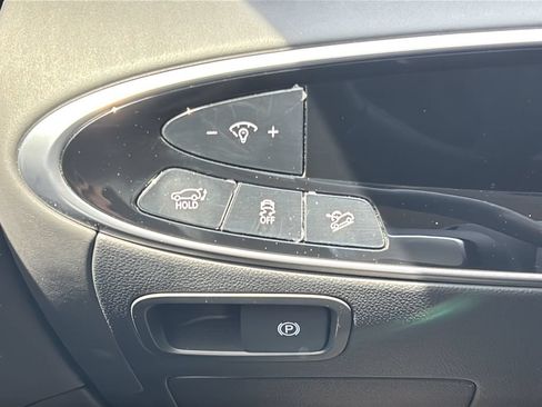 Certified 2026 Genesis GV70 2.5T AWD/4WD image 33