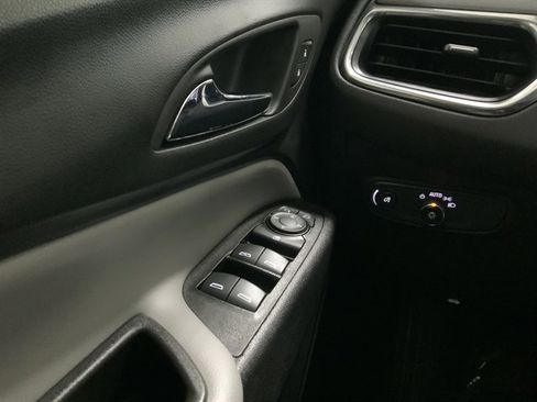 Used 2023 Chevrolet Equinox LT w/ Driver Convenience Package image 34