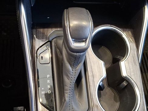 Used 2020 Toyota Highlander Limited image 16