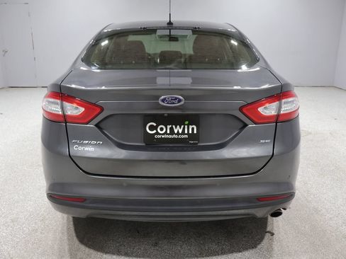 Used 2016 Ford Fusion SE FWD image 3