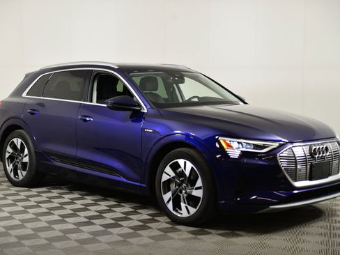Certified 2021 Audi e-tron Premium image 6