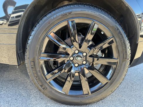 Used 2020 Land Rover Range Rover Velar R-Dynamic HSE image 7