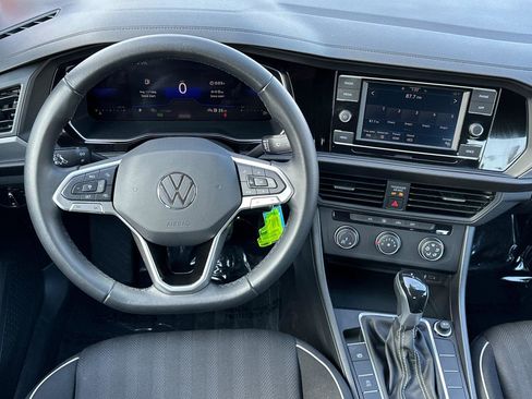 Used 2022 Volkswagen Jetta Sport image 13