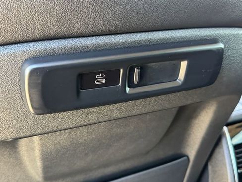 Used 2020 BMW X7 xDrive40i w/ Cold Weather Package AWD/4WD image 18