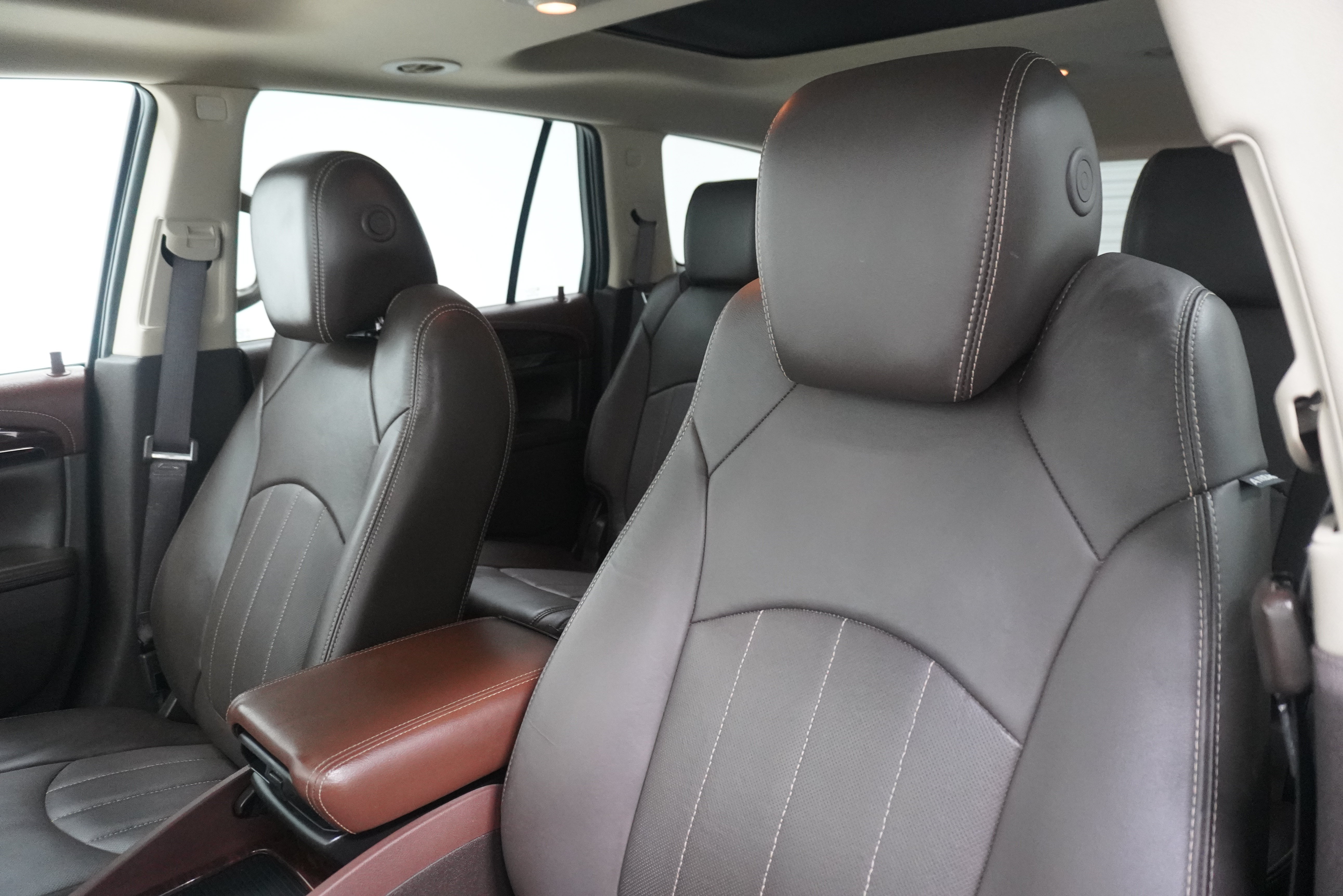 Used 2013 Buick Enclave Leather FWD image 10