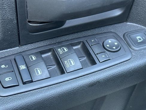 Used 2024 RAM 2500 Tradesman w/ Chrome Appearance Group image 13