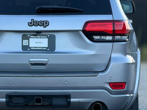 Used 2017 Jeep Grand Cherokee Limited 75th Anniversary AWD/4WD image 14