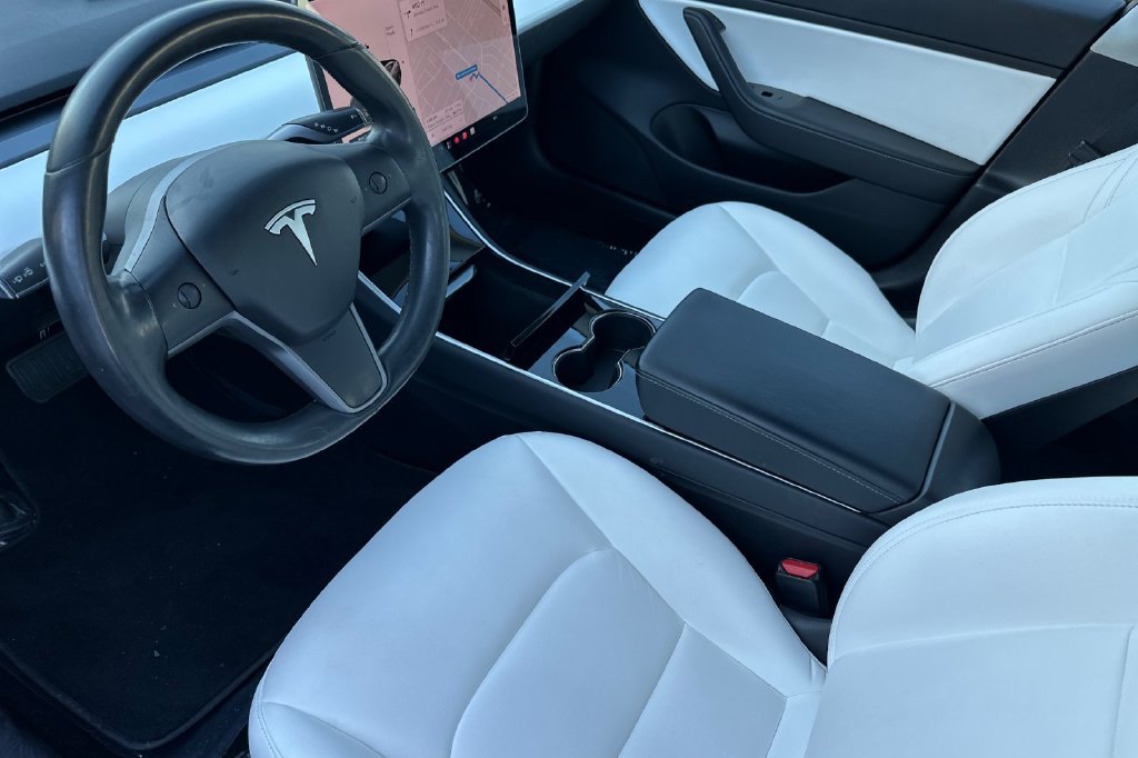 Used 2018 Tesla Model 3 Long Range AWD/4WD image 9