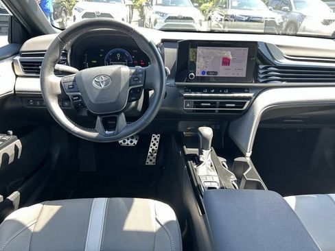 Used 2025 Toyota Camry SE w/ Convenience Package FWD image 15