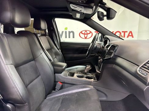 Used 2019 Jeep Grand Cherokee Altitude image 12
