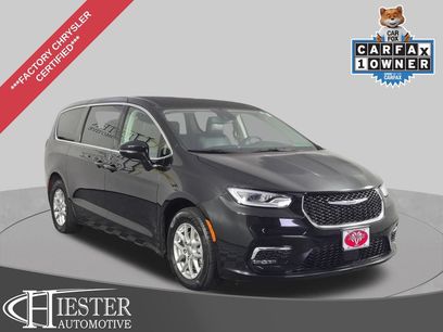 Used 2024 Chrysler Pacifica Touring-L
