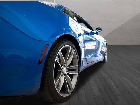 Used 2016 Chevrolet Camaro SS RWD image 17