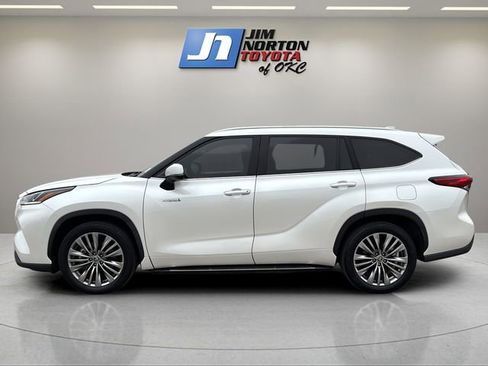 Used 2020 Toyota Highlander Platinum FWD image 8