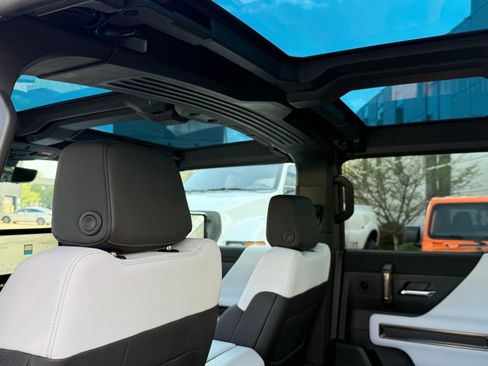 Used 2024 GMC Hummer EV 3X w/ Omega Edition AWD/4WD image 34