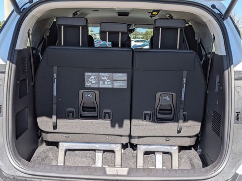 New 2026 Kia Carnival EX image 13