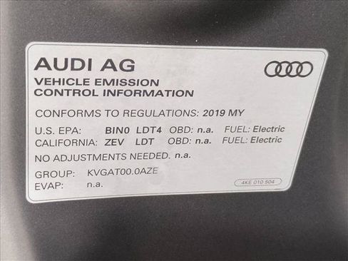 Used 2019 Audi e-tron Prestige w/ Prestige Package AWD/4WD image 26