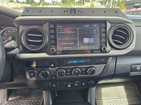 Used 2021 Toyota Tacoma TRD Off-Road AWD/4WD image 25