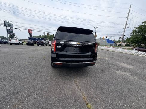 Used 2022 Chevrolet Suburban LT AWD/4WD image 31