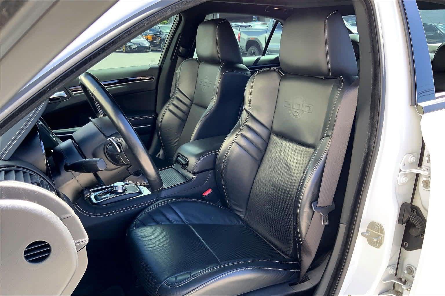 Used 2023 Chrysler 300 C RWD image 11