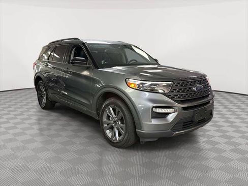 Used 2022 Ford Explorer XLT w/ Equipment Group 202A AWD/4WD image 1