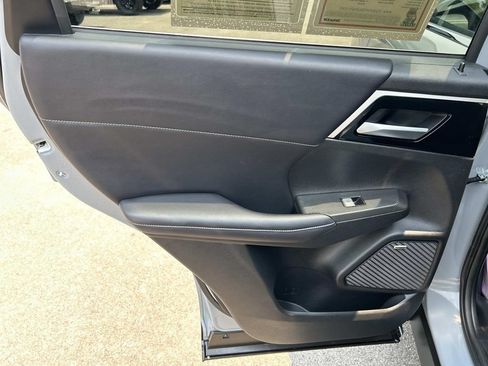 Used 2025 Mitsubishi Outlander SE FWD image 27