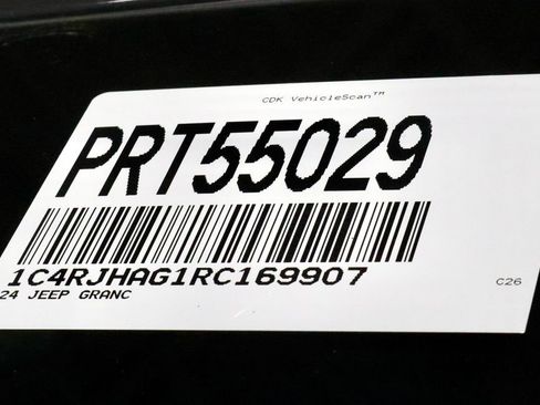 Used 2024 Jeep Grand Cherokee Altitude image 34