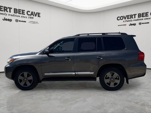 Used 2013 Toyota Land Cruiser Base image 5