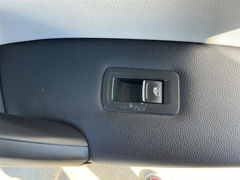 Used 2019 Volkswagen Tiguan SEL Premium R-Line AWD/4WD image 32