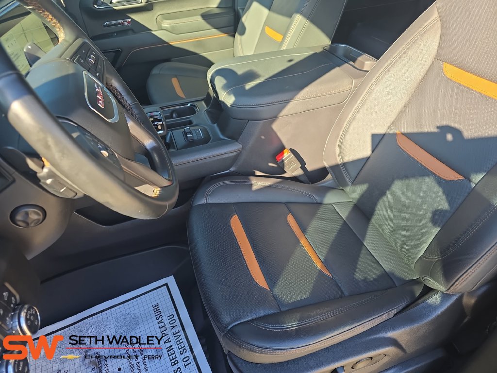 Used 2025 GMC Sierra 1500 AT4 w/ AT4 Premium Package AWD/4WD image 15
