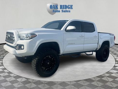 Used 2016 Toyota Tacoma TRD Sport w/ Towing Package image 1