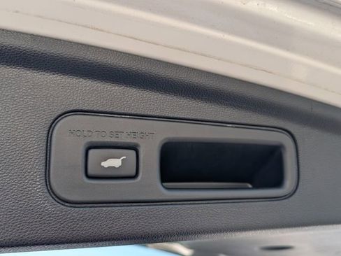 Certified 2023 Acura MDX SH-AWD w/ Advance Package image 17