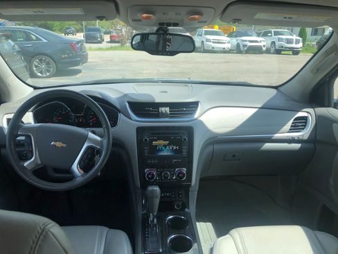 Used 2014 Chevrolet Traverse LT image 23
