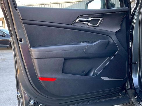 Certified 2025 Kia Sportage LX image 22