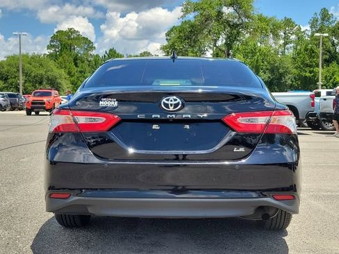 Used 2020 Toyota Camry LE FWD image 8