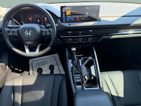 Used 2023 Honda Accord Touring image 10