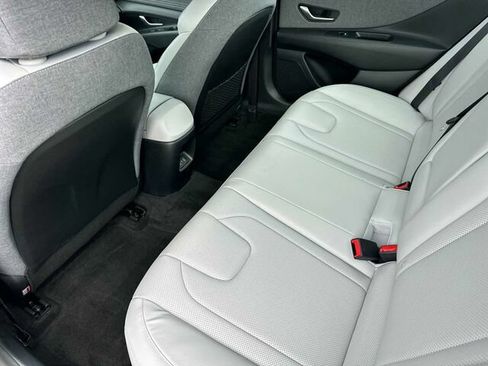 Used 2024 Hyundai Elantra Limited FWD image 14
