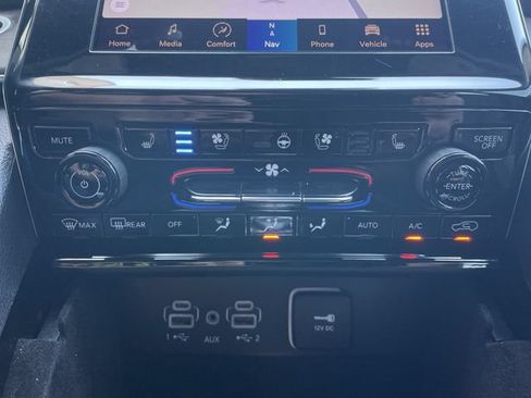 Used 2022 Jeep Grand Cherokee Overland AWD/4WD image 19