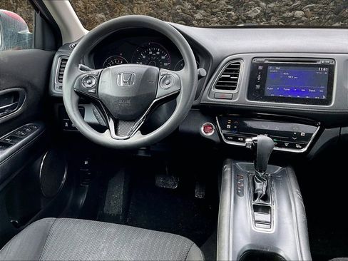 Used 2018 Honda HR-V EX image 5